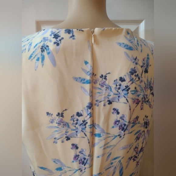 Emma & Michele women's size medium sleeveless yellow floral dress - Picture 5 of 10